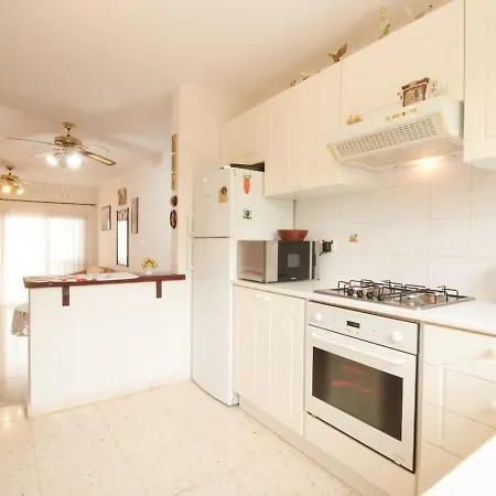 Casa de Férias Townhouse Smile - Seaview Escape With Shared Pool