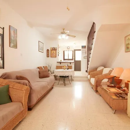 Townhouse Smile - Seaview Escape With Shared Pool *