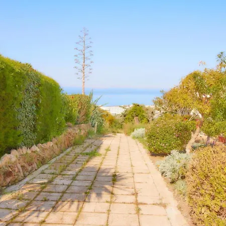 Townhouse Smile - Seaview Escape With Shared Pool Klorakas