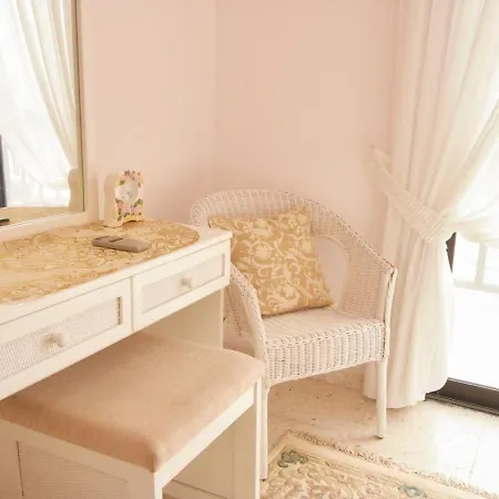 Feriehus Townhouse Smile - Seaview Escape With Shared Pool