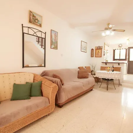 Townhouse Smile - Seaview Escape With Shared Pool 別荘 *